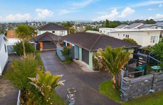 81 Royal Road, Massey