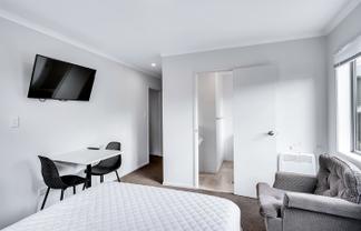 D/8/30 Hunter Street, Hamilton Lake