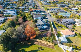 2 Birch Street, Hilltop