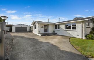 3 Rudd Crescent, Redwoodtown