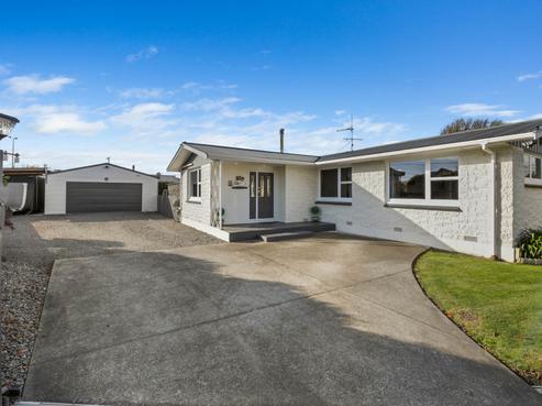 3 Rudd Crescent, Redwoodtown