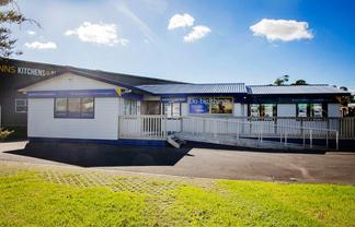 STANDALONE OFFICE WITH HIGH VISIBILITY
