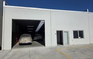 Modern Warehouse in Popular Burnside Complex