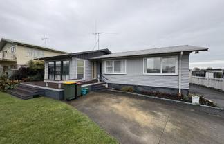 5 Rosalind Street , Deanwell