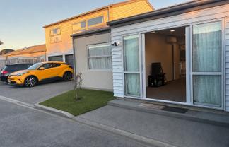 2/172 Geraldine Street, Edgeware