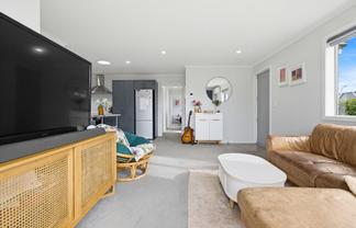 1/39 Saxbys Road, Glenview