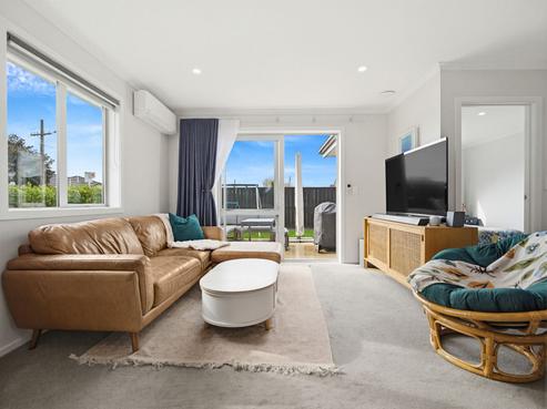 1/39 Saxbys Road, Deanwell