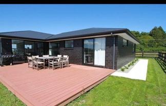 124 Johns Road, Inglewood