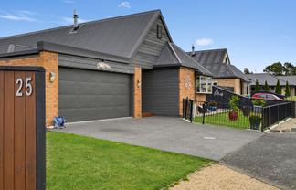 25 Wellington Street, Ashley