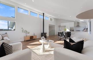 85 Pupuke Road, Northcote