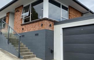 2/97 Moore Street, Hillcrest