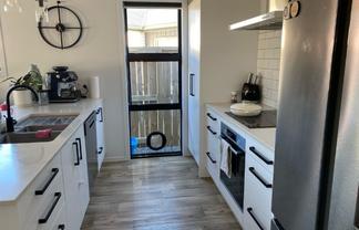 21 Inaka Place, Poike
