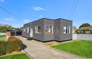 12 Falkland Street, Whanganui East