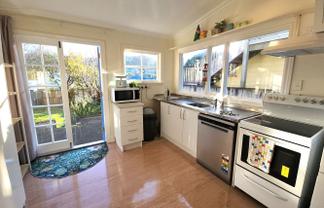 10B Daniell Street, Newtown