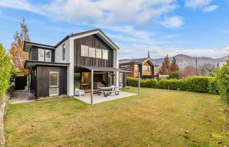 7 Kamahi Street, Wanaka