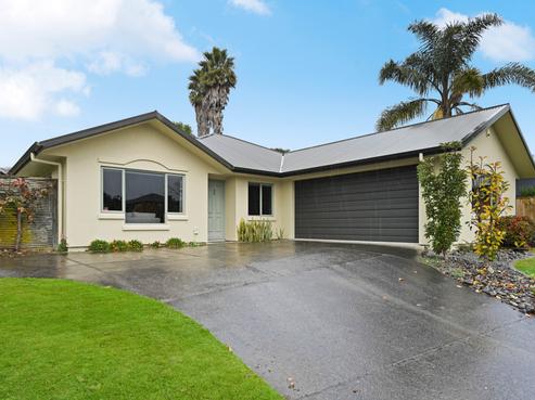 35 Saint James Drive, Huntington