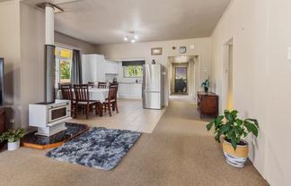 89 Great North Road, Kamo