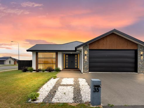 35 Graeme Foote Street, Darfield