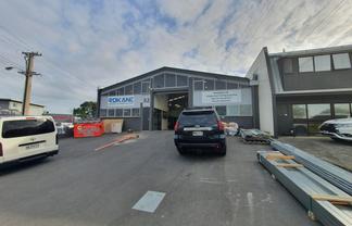 Corner Profile & Yard - 363m²