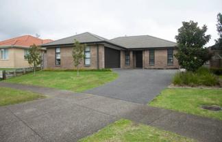 7 Tarn Close, Pyes Pa