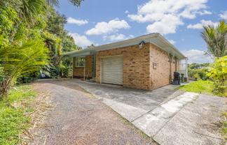 453 Scenic Drive, Waiatarua