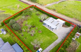 21A Pyle Road East, One Tree Point