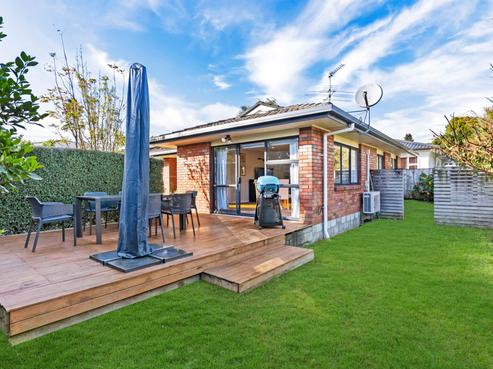 2/52 Shirley Avenue, Papakura