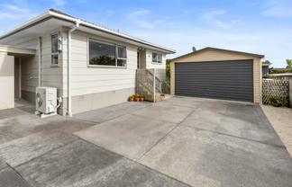 2/115 Pigeon Mountain Road, Half Moon Bay