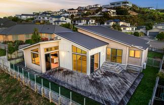 26 Aspiring Terrace, Aotea