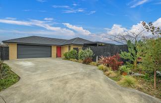 11 Pearl Grove, Ashhurst