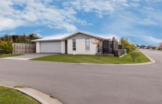 2 Piper Lane, Burleigh
