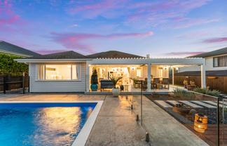 24 Woodridge Drive, Stanmore Bay