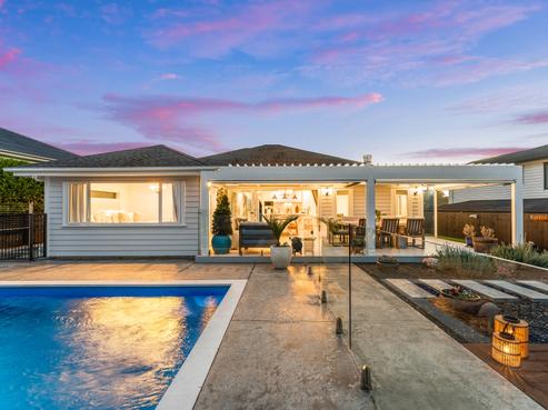 24 Woodridge Drive, Stanmore Bay