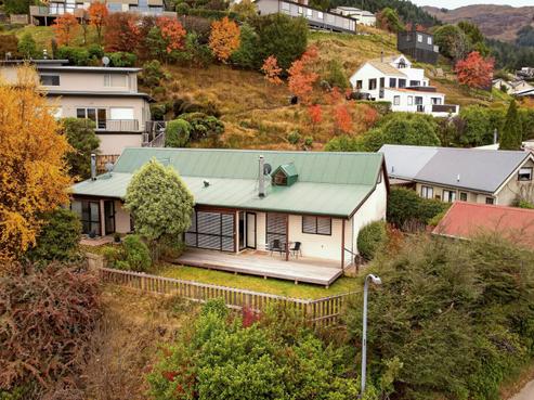 1B Dart Place, Fernhill/Sunshine Bay