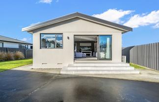 102 Findlay Road, Ascot