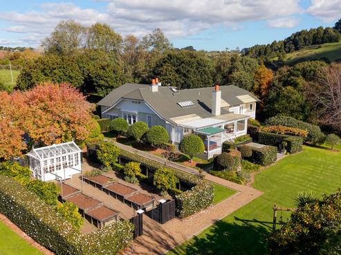 998 Peak Road, Helensville
