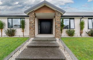 4 Sydney Place, Flagstaff