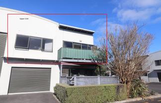 18 Airborne Road, Rosedale