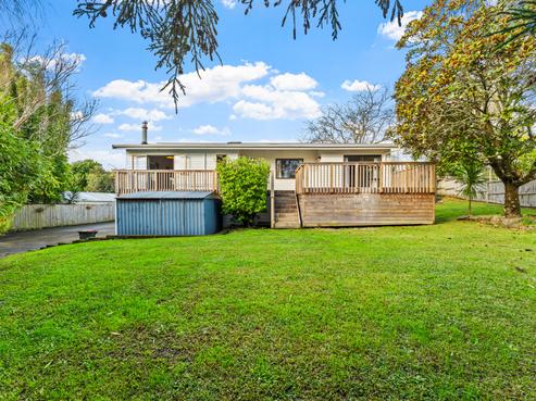 16 Dobell Road, Stanmore Bay