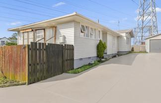 7 Young Road, Mount Wellington