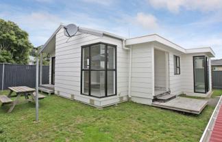 183B The Parade, Island Bay