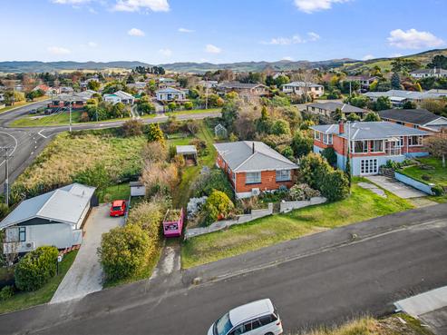 15 Pratt Street, Waikouaiti