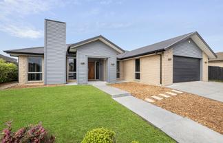 4 Woodridge Drive, Flagstaff