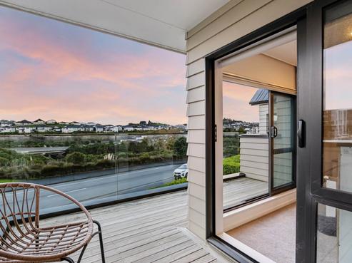 8 Arran Point Parade, Orewa