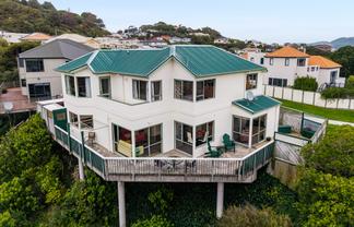 10 Glengavel Grove, Papakowhai