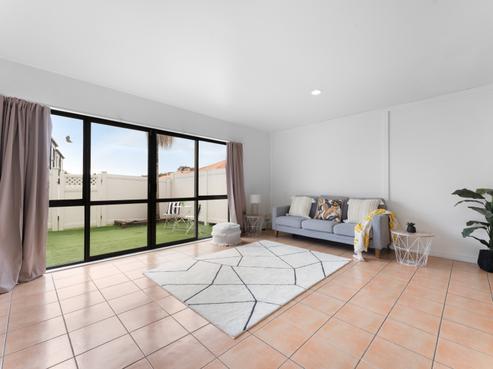 4/35 Fields Parade, Oteha
