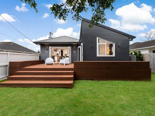 22 Taikata Road, Te Atatu Peninsula