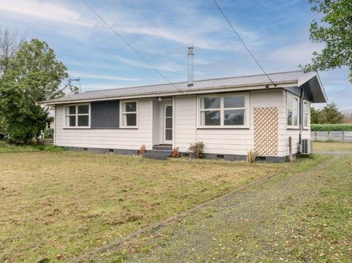 460 High Street South, Carterton