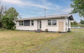 460 High Street South, Carterton