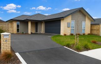 21 Faringdon Boulevard, Rolleston
